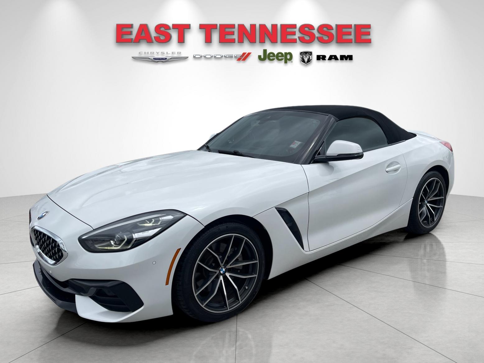 Used 2020 White BMW sDrive30i image 2
