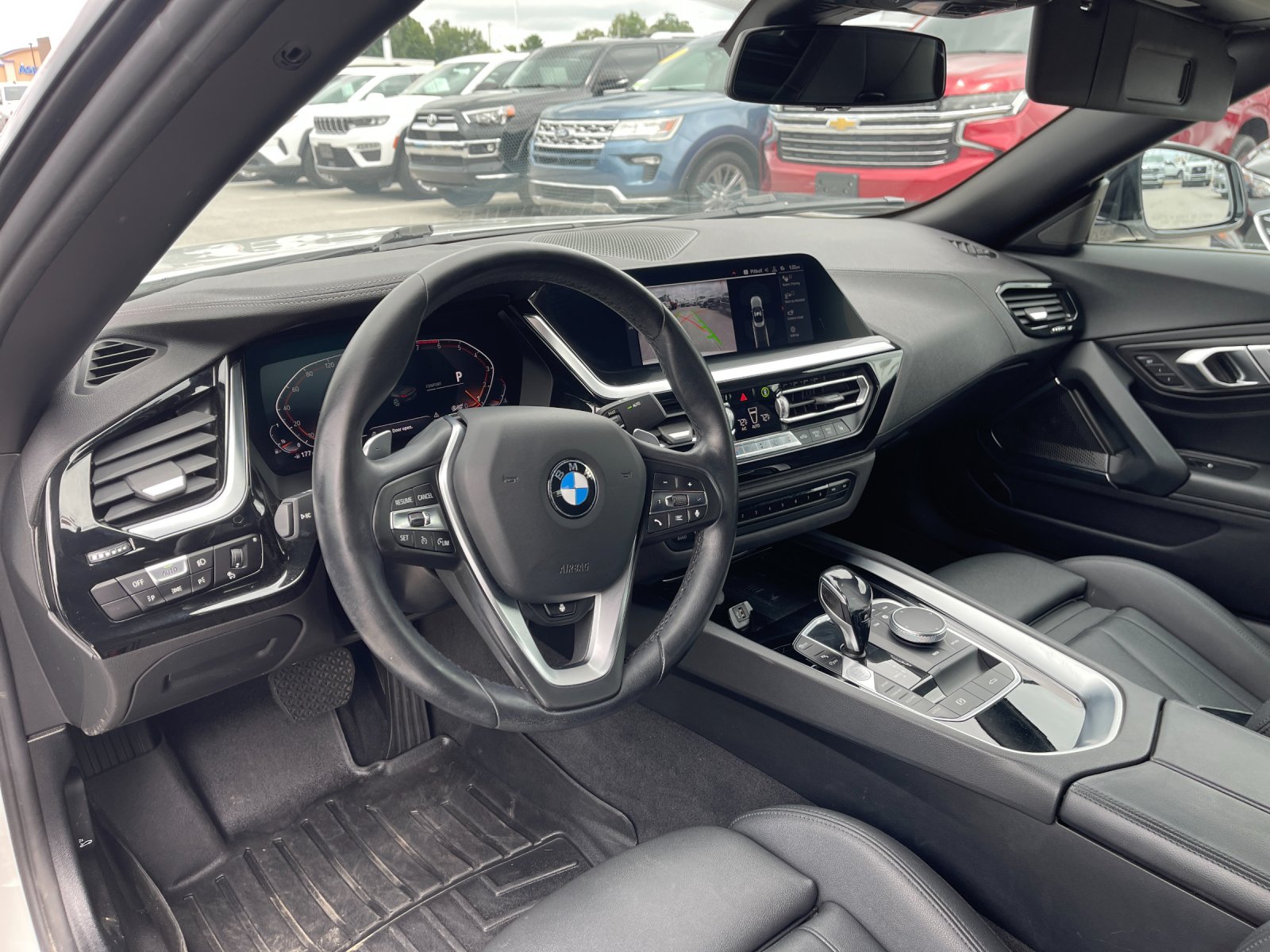 Used 2020 White BMW sDrive30i image 12