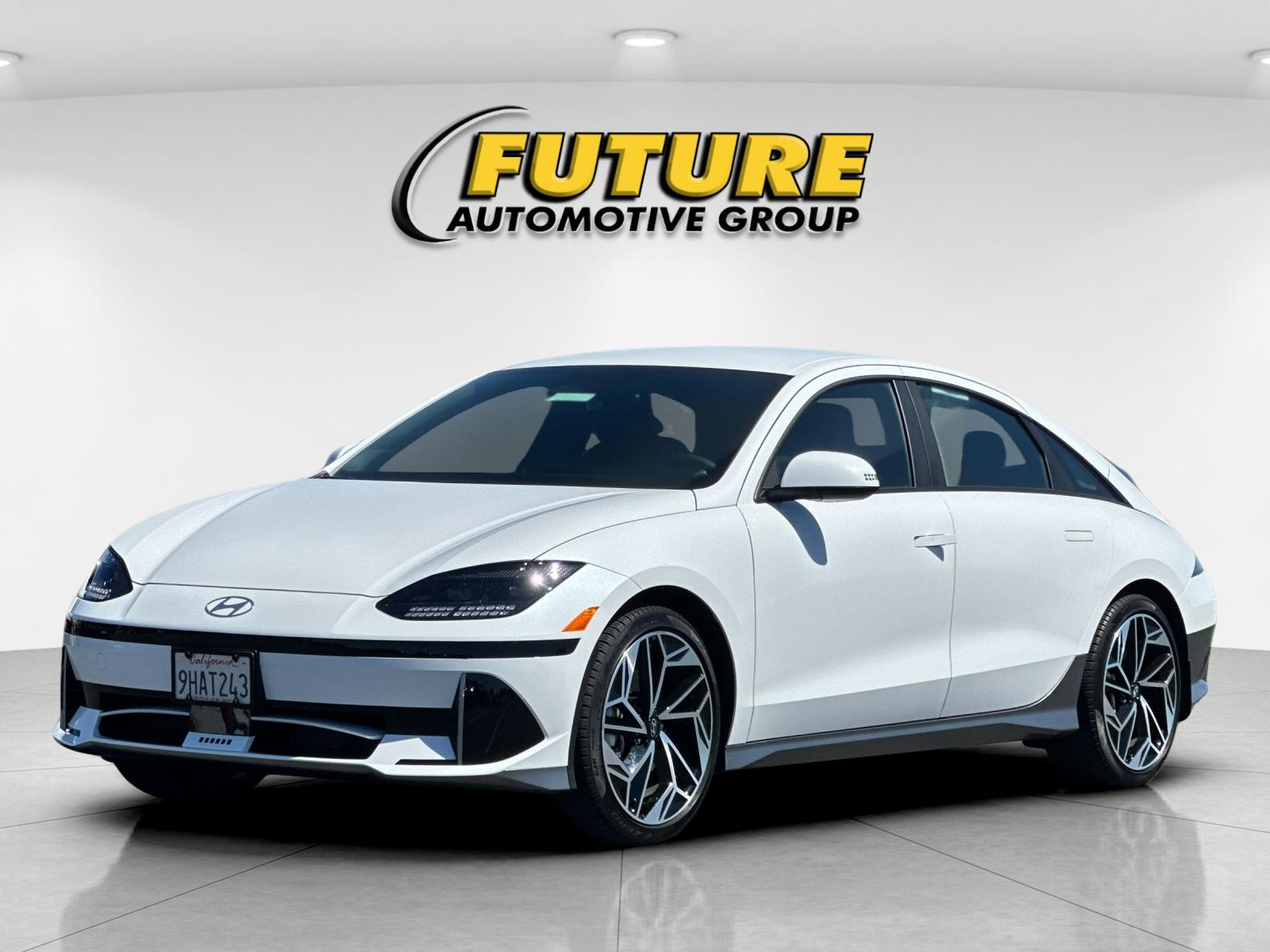 Used 2023 White Hyundai SEL image 7