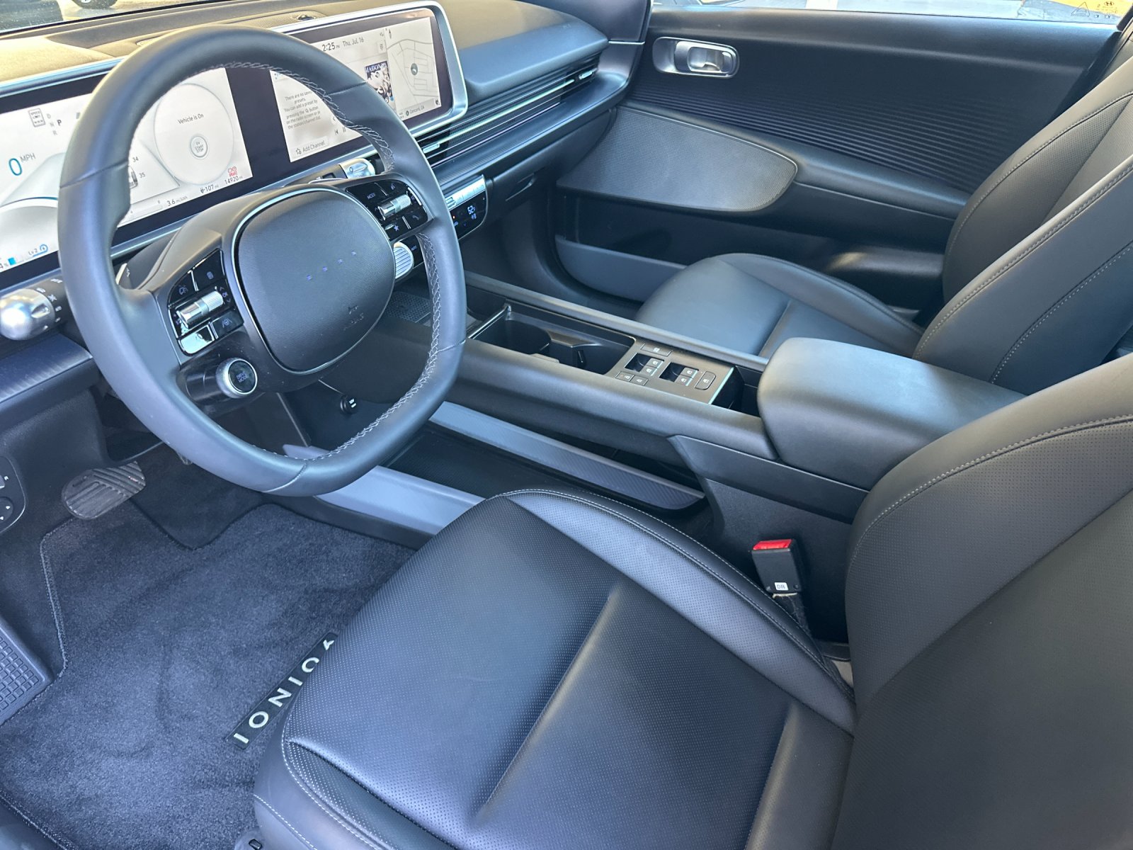 Used 2023 White Hyundai SEL image 9