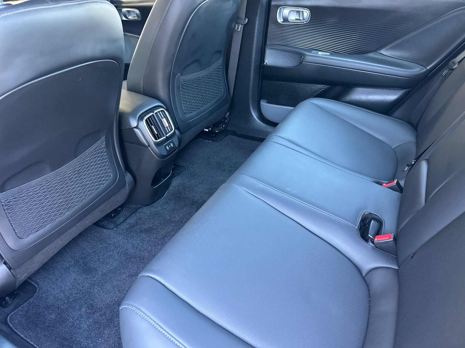 Used 2023 White Hyundai SEL image 11