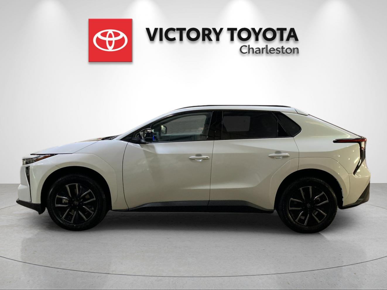New 2026 Wind Chill Pearl Toyota XLE image 2