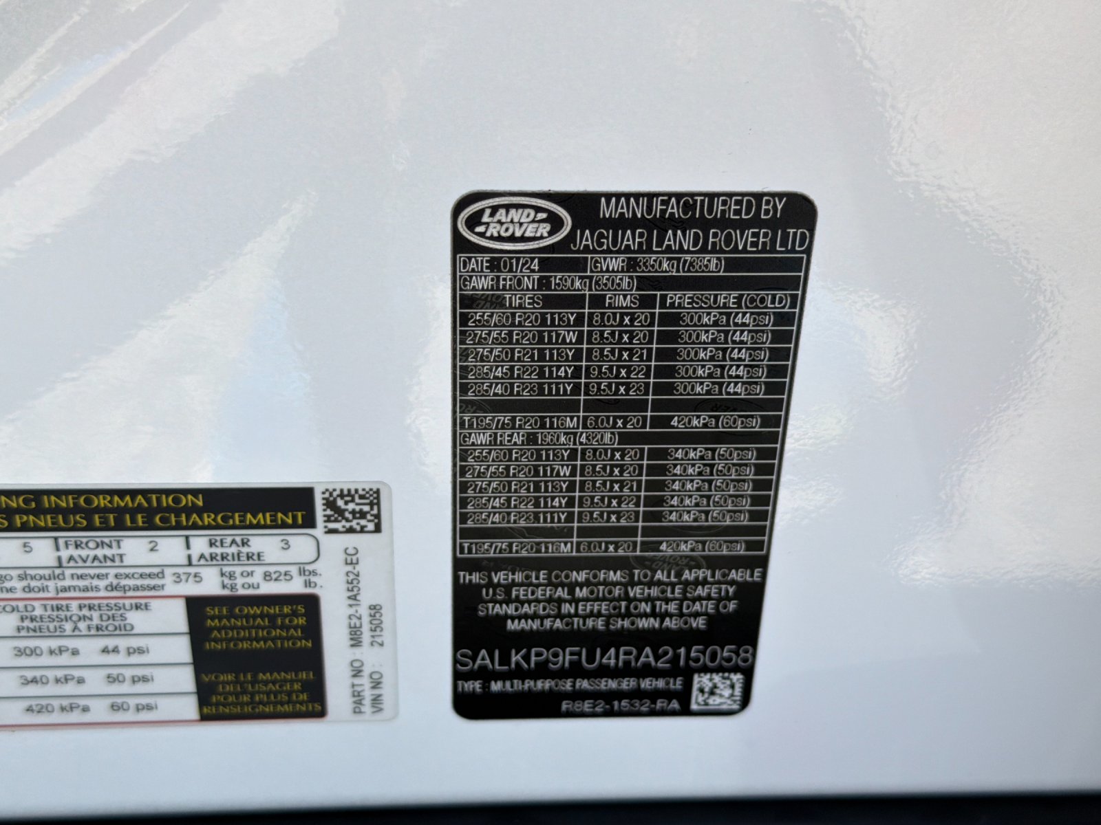 Used 2024 Ostuni Pearl White Metallic Land Rover SE 4D Sport Utility image 35