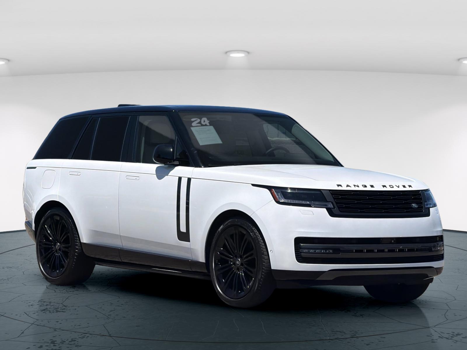 Used 2024 Ostuni Pearl White Metallic Land Rover SE 4D Sport Utility image 8