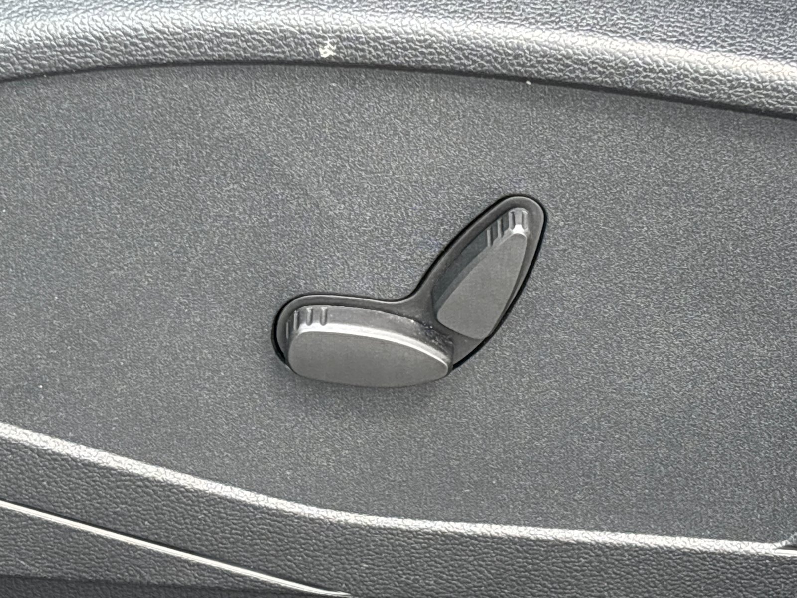 Used 2022  Ford XLT image 16