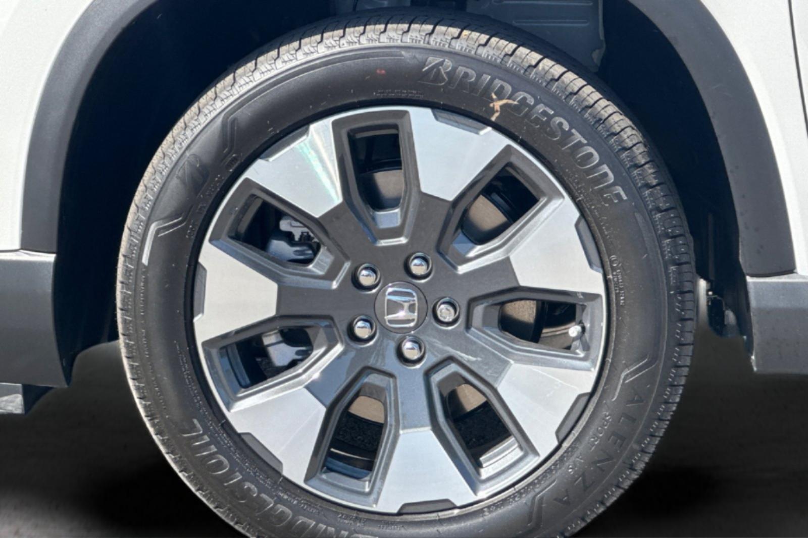 New 2026 Platinum White Pearl Honda AWD Elite image 31
