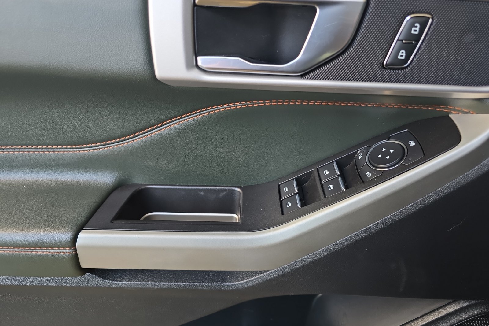 Used 2022 Gray Ford Timberline image 8