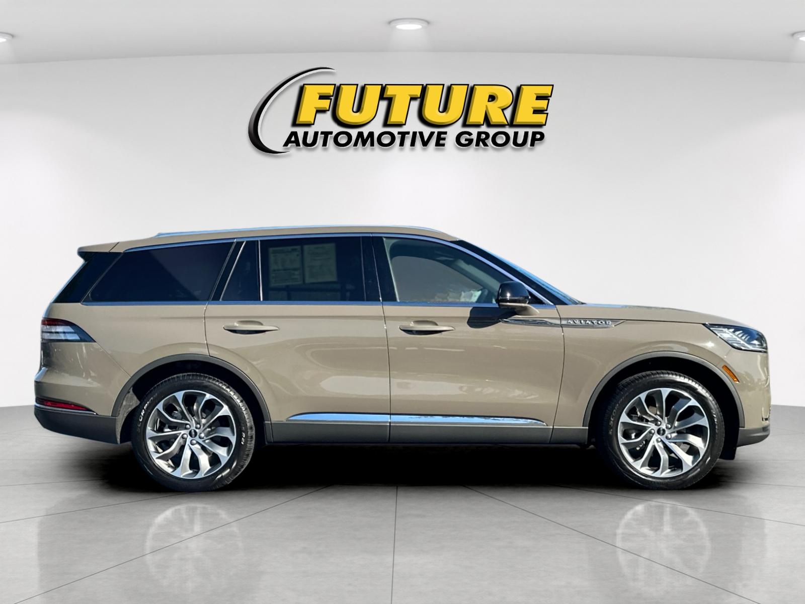 New 2026 Harbor Gray Clearcoat Lincoln Reserve® image 2
