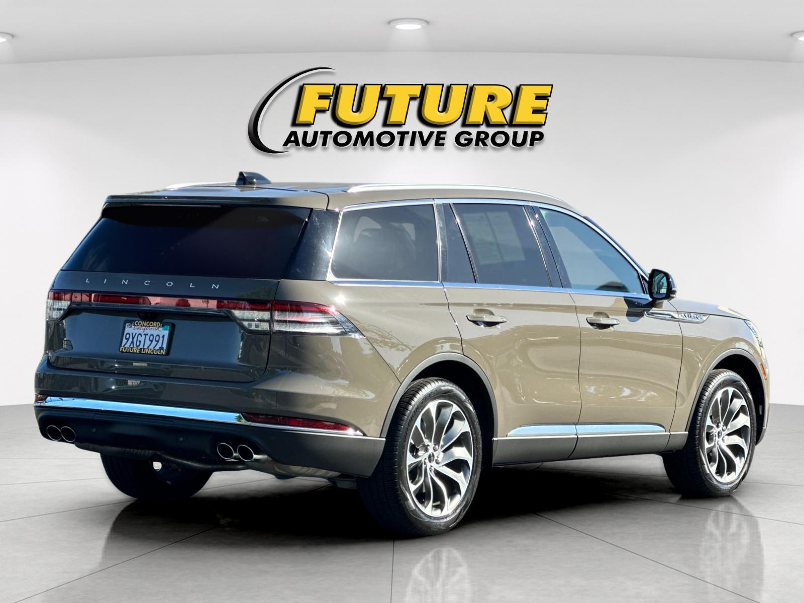 New 2026 Harbor Gray Clearcoat Lincoln Reserve® image 3