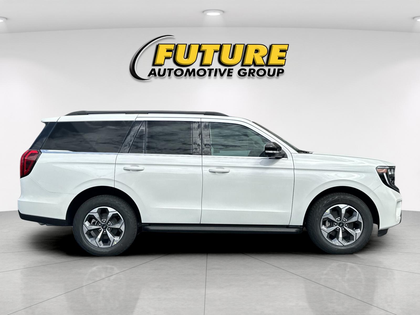 New 2027 Star White Metallic Tri-Coat Ford Active image 2