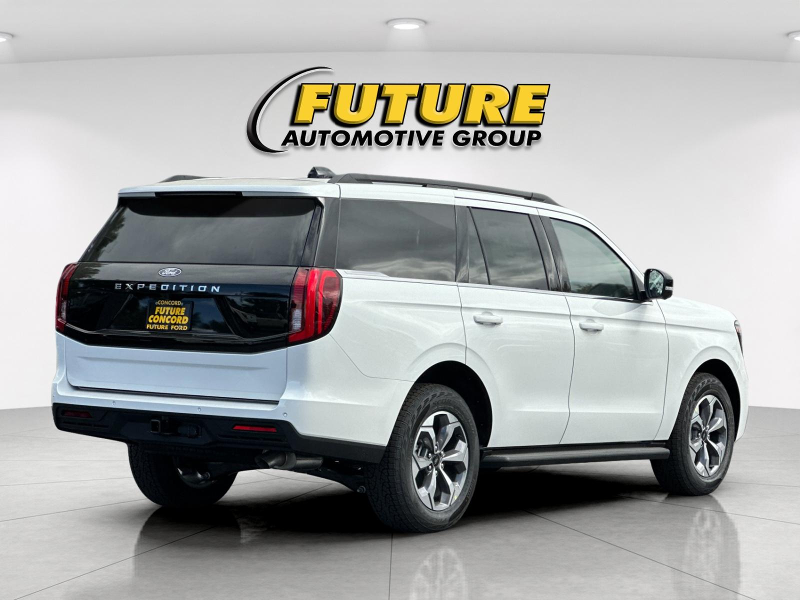 New 2027 Star White Metallic Tri-Coat Ford Active image 3