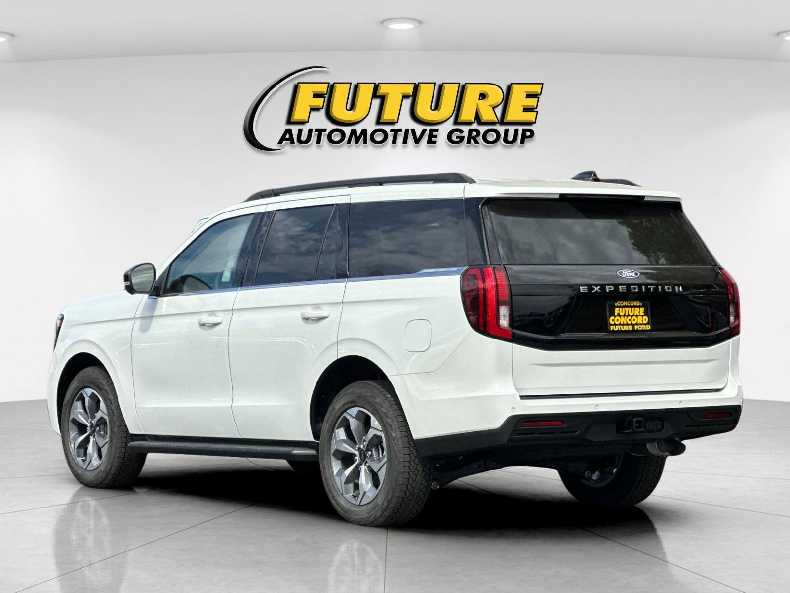 New 2027 Star White Metallic Tri-Coat Ford Active image 5