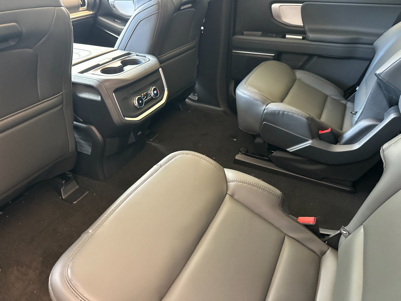 New 2027 Star White Metallic Tri-Coat Ford Active image 11