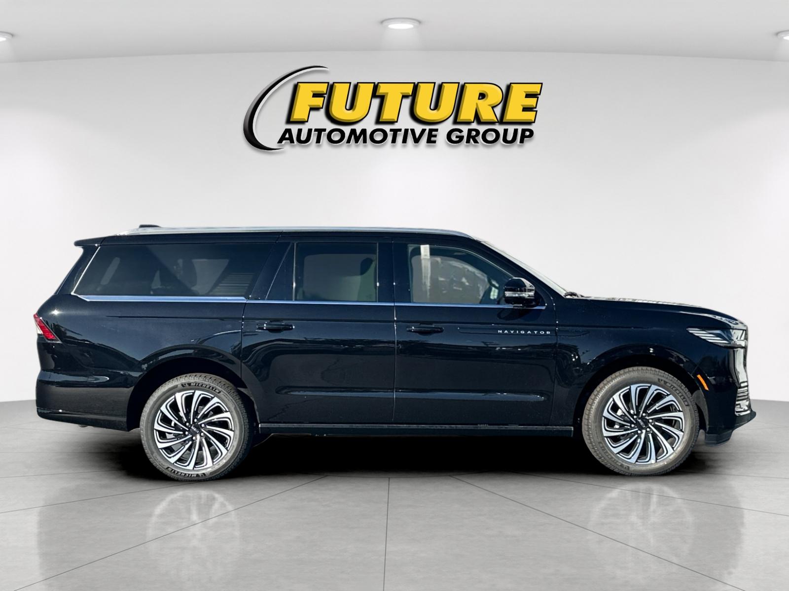 New 2027 Infinite Black Metallic Clearcoat Lincoln Black Label L image 2