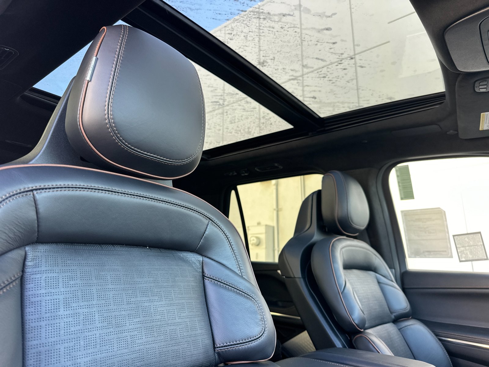 New 2027 Infinite Black Metallic Clearcoat Lincoln Black Label L image 17