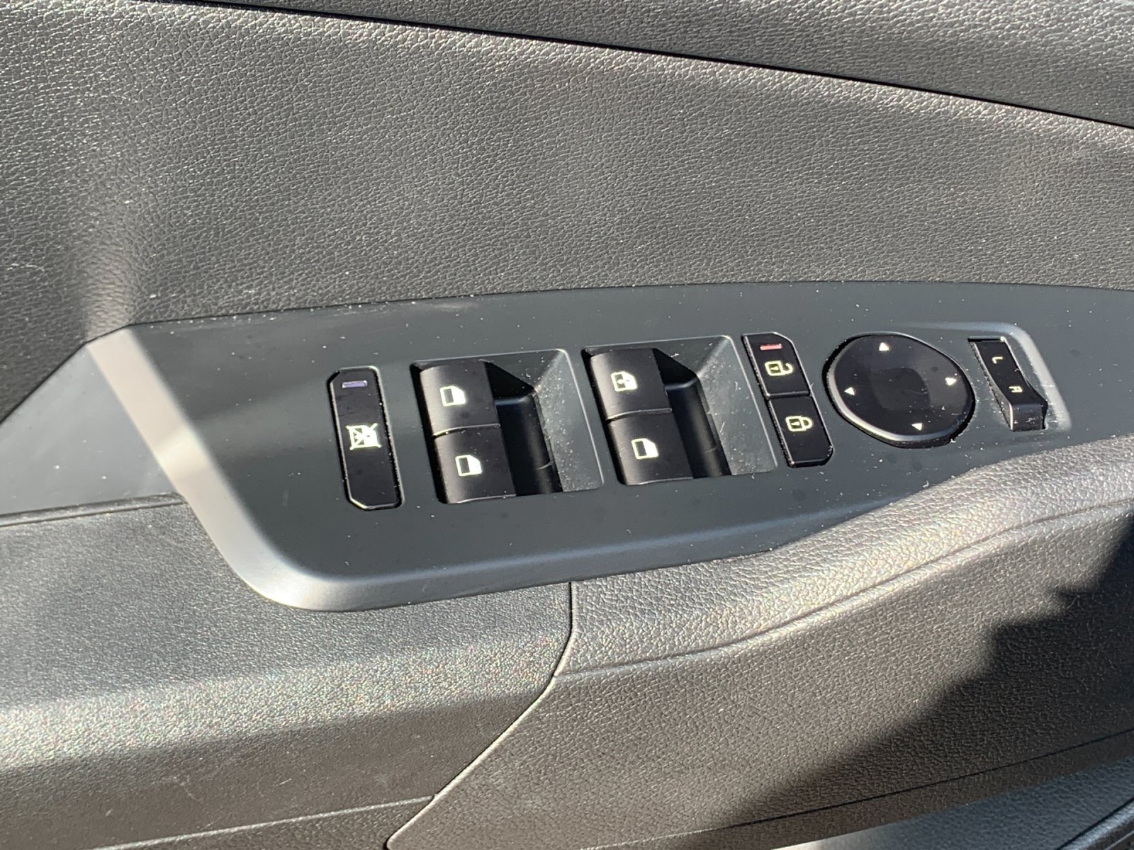 Used 2026  Kia LX image 14