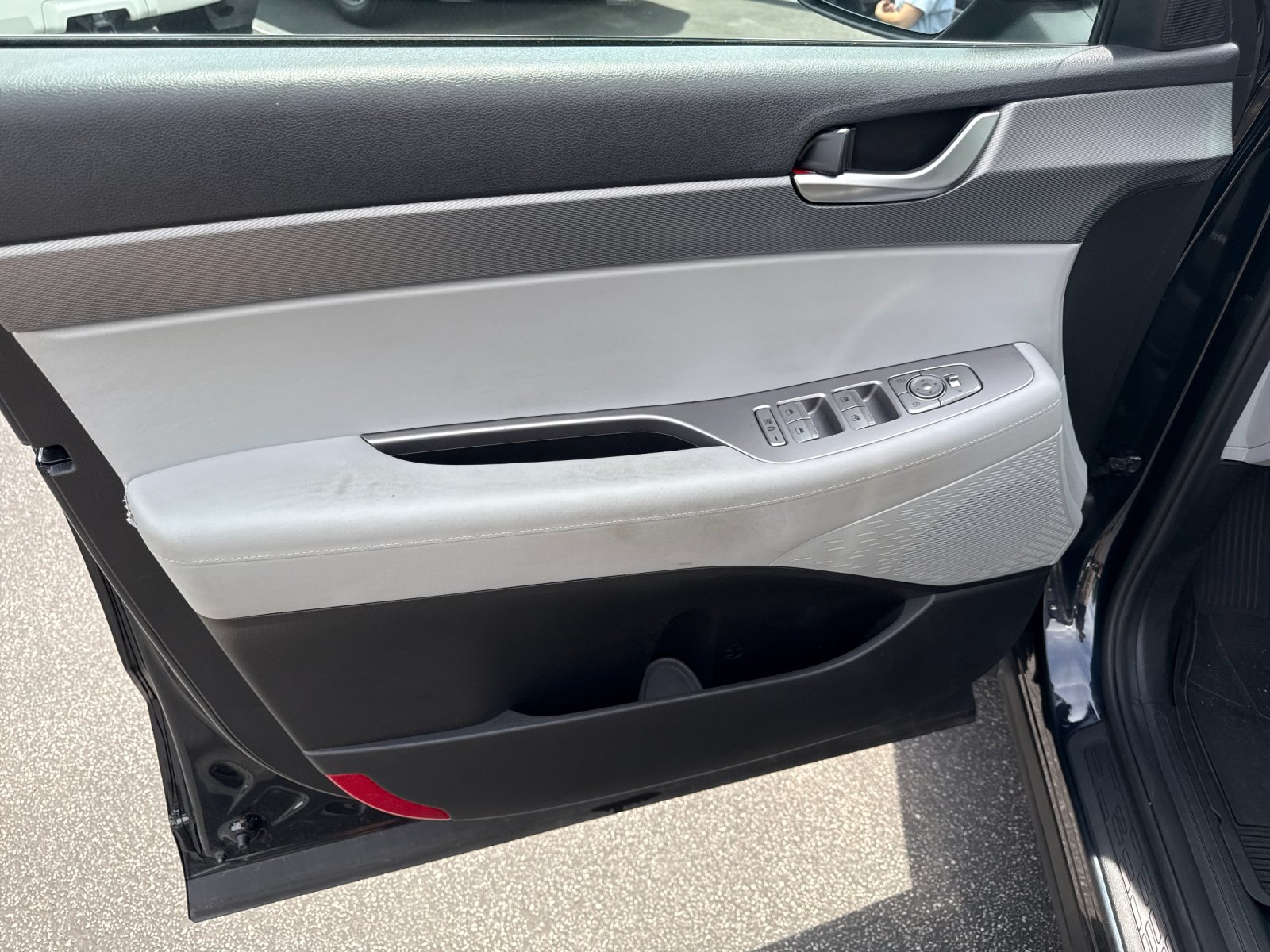 Used 2021 White Hyundai SEL image 11