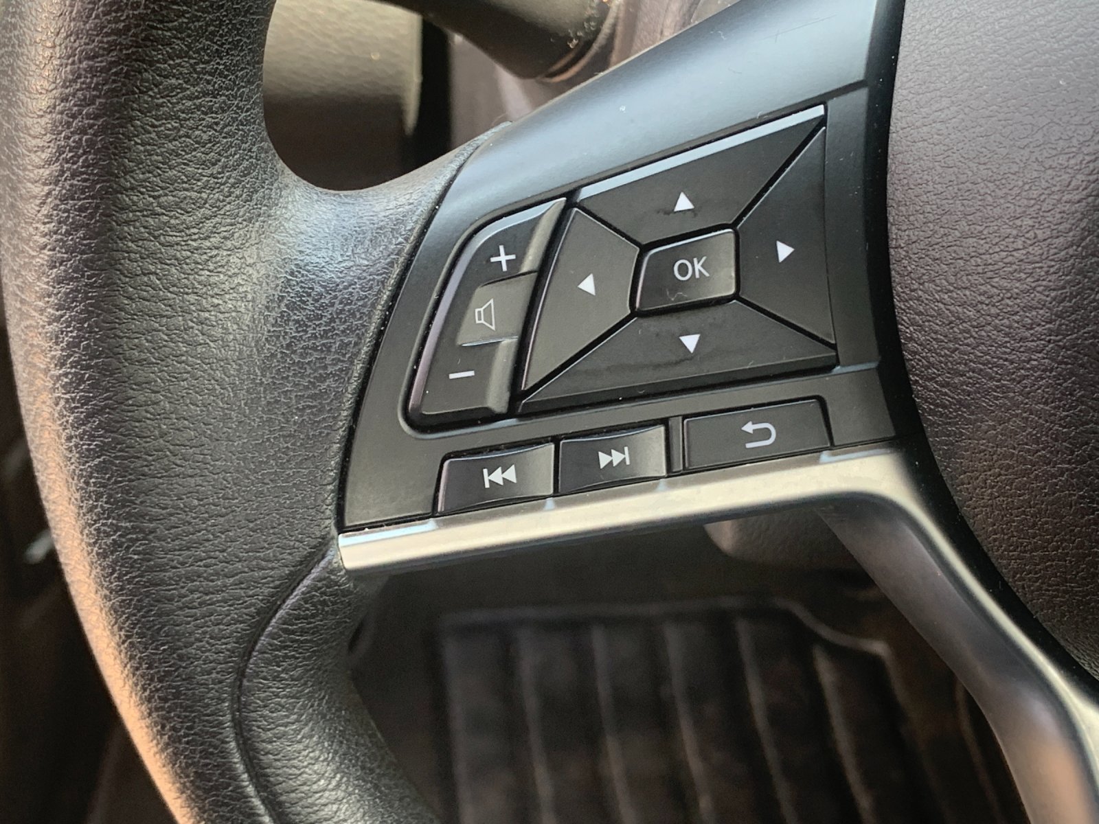 Used 2025 Black Nissan SV image 27