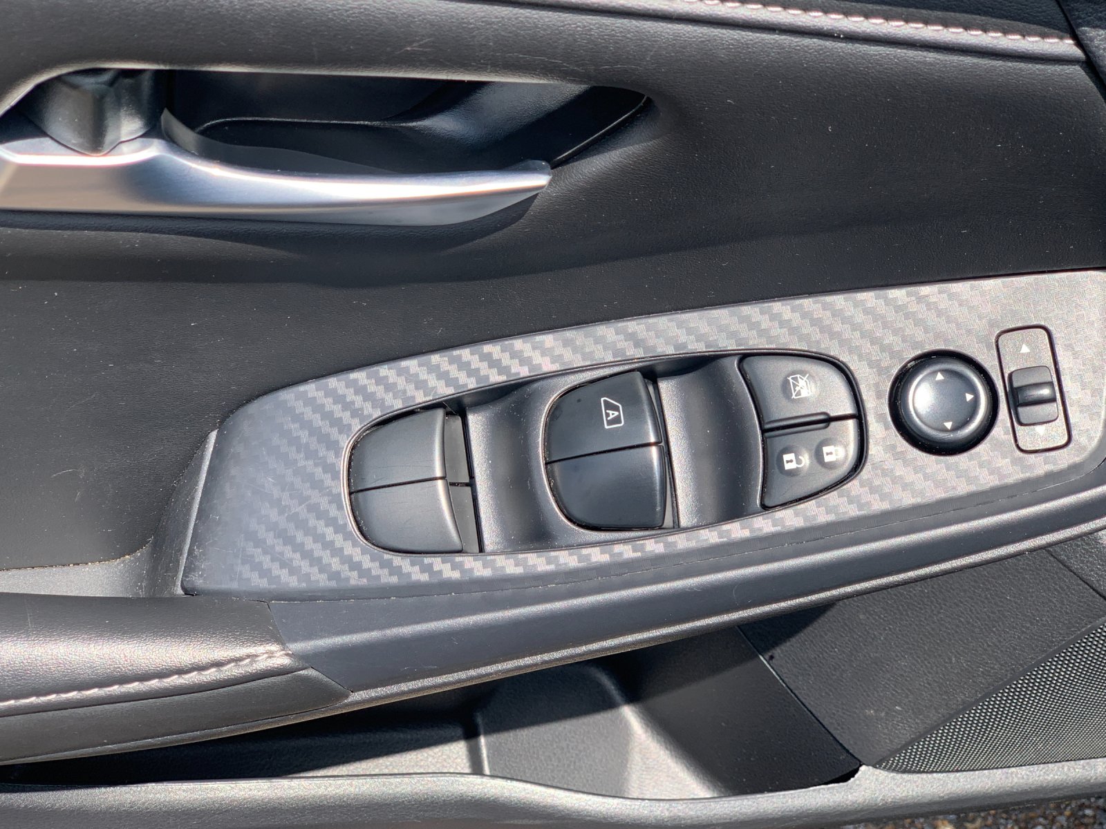 Used 2025 Black Nissan SV image 14