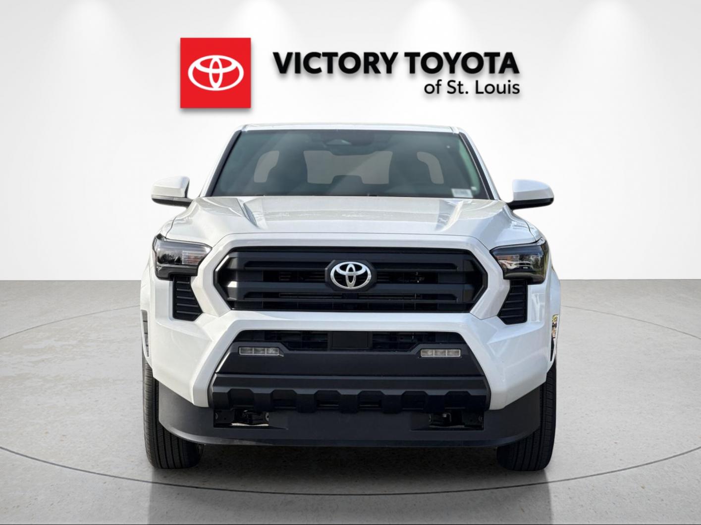 New 2026 White Toyota SR5 image 8