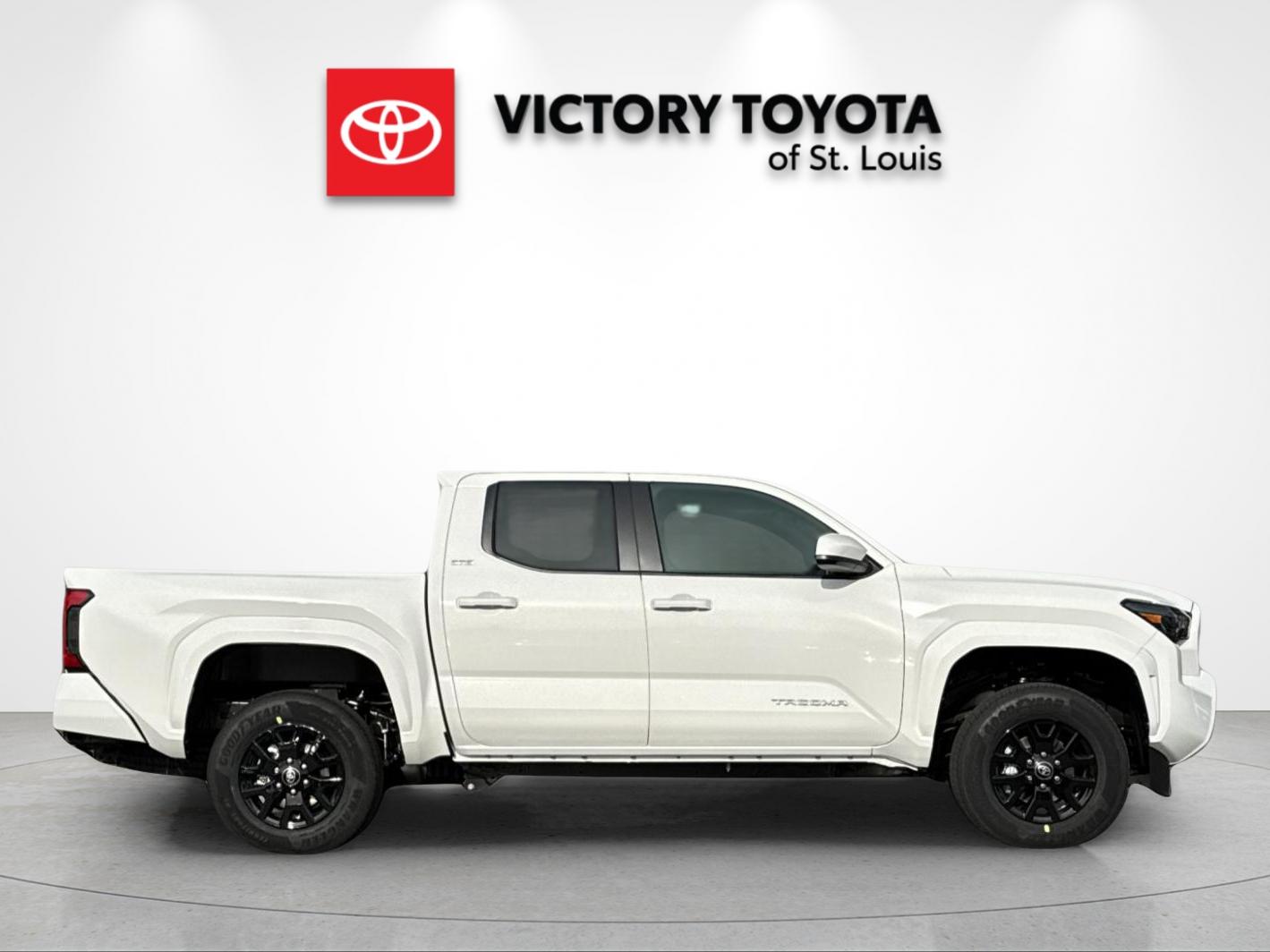 New 2026 White Toyota SR5 image 2
