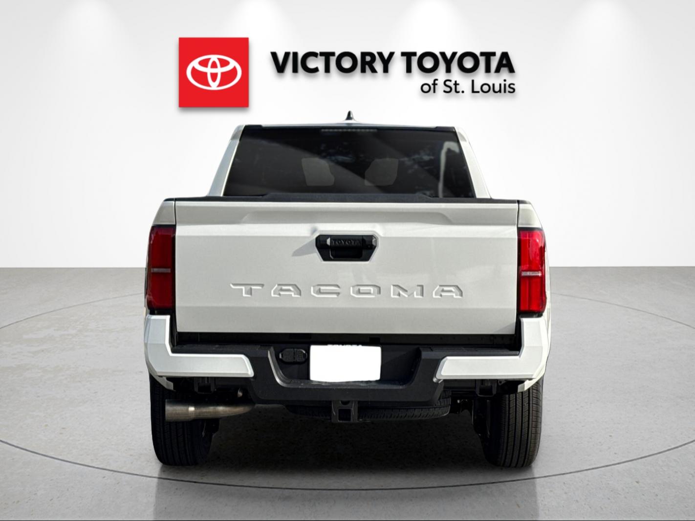 New 2026 White Toyota SR5 image 4
