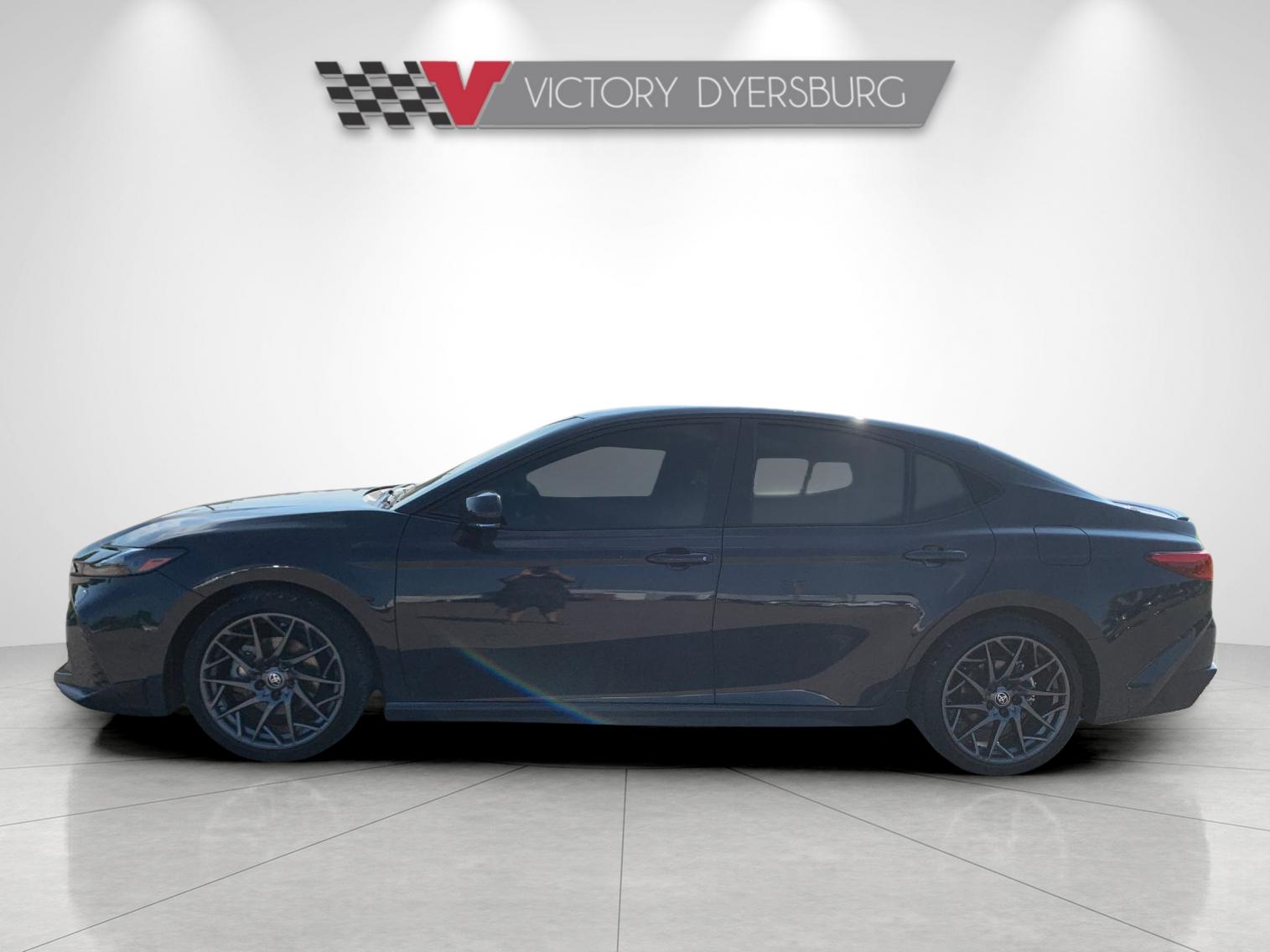 Used 2025  Toyota SE image 7