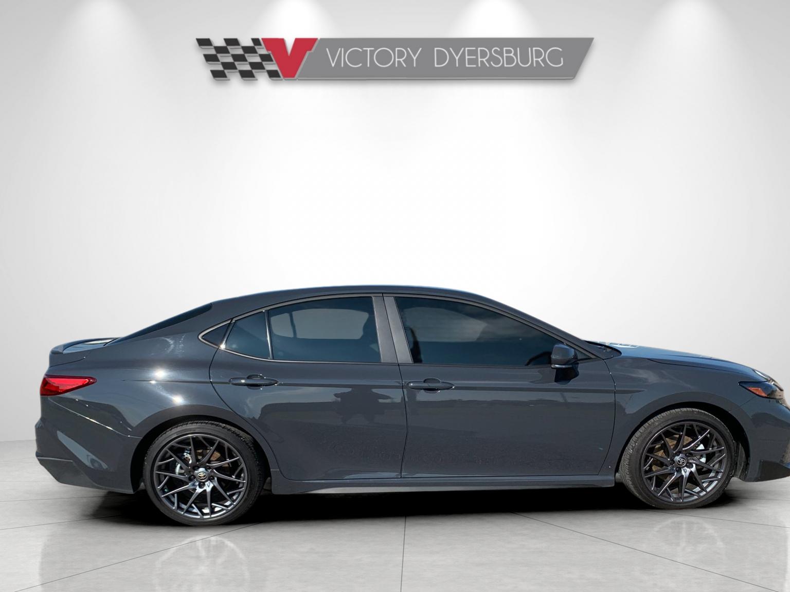 Used 2025  Toyota SE image 3