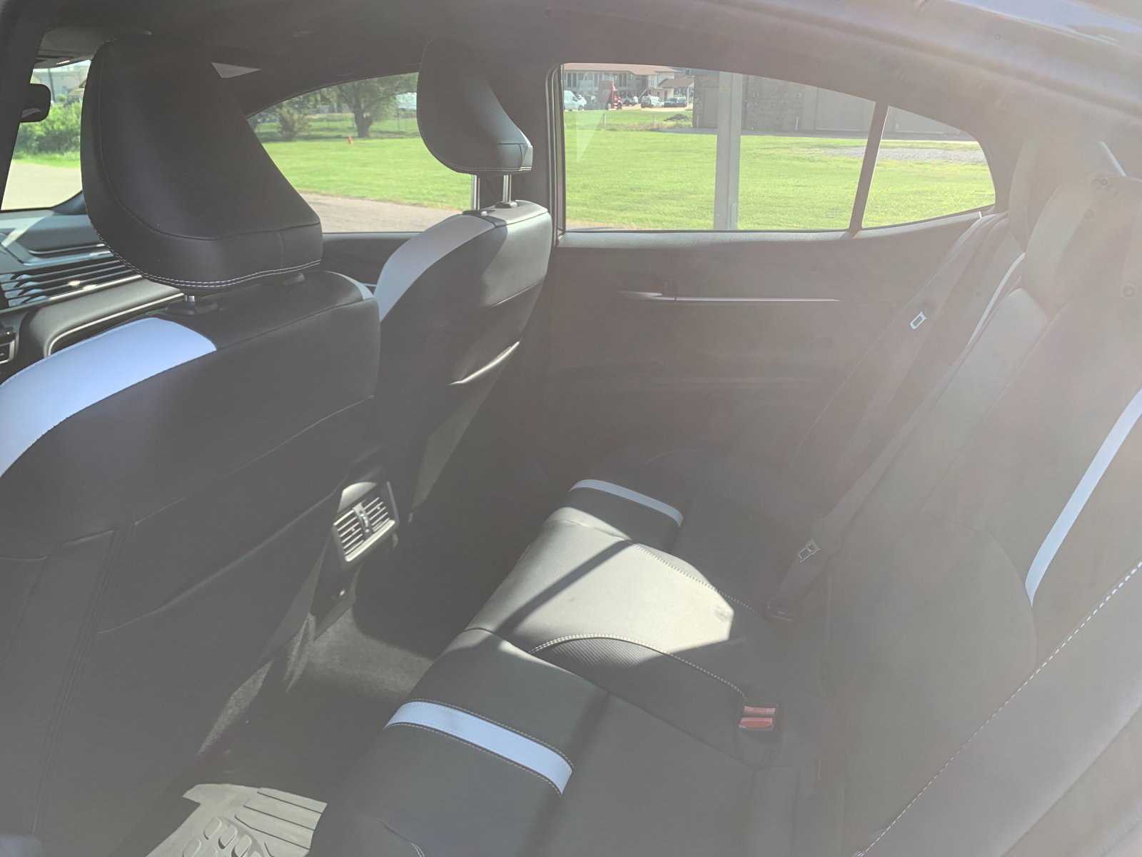 Used 2025  Toyota SE image 15