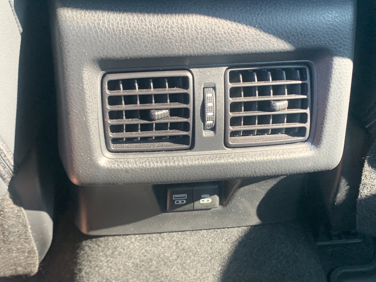 Used 2025  Toyota SE image 16