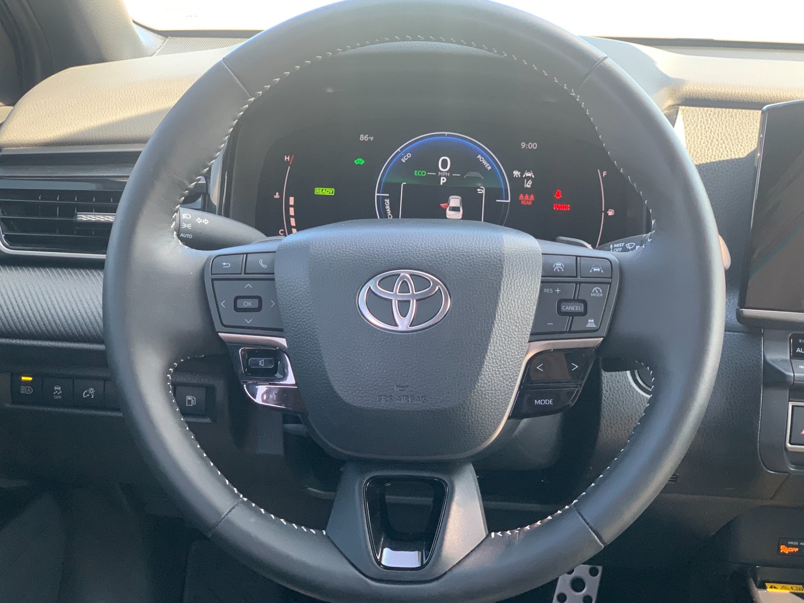 Used 2025  Toyota SE image 27