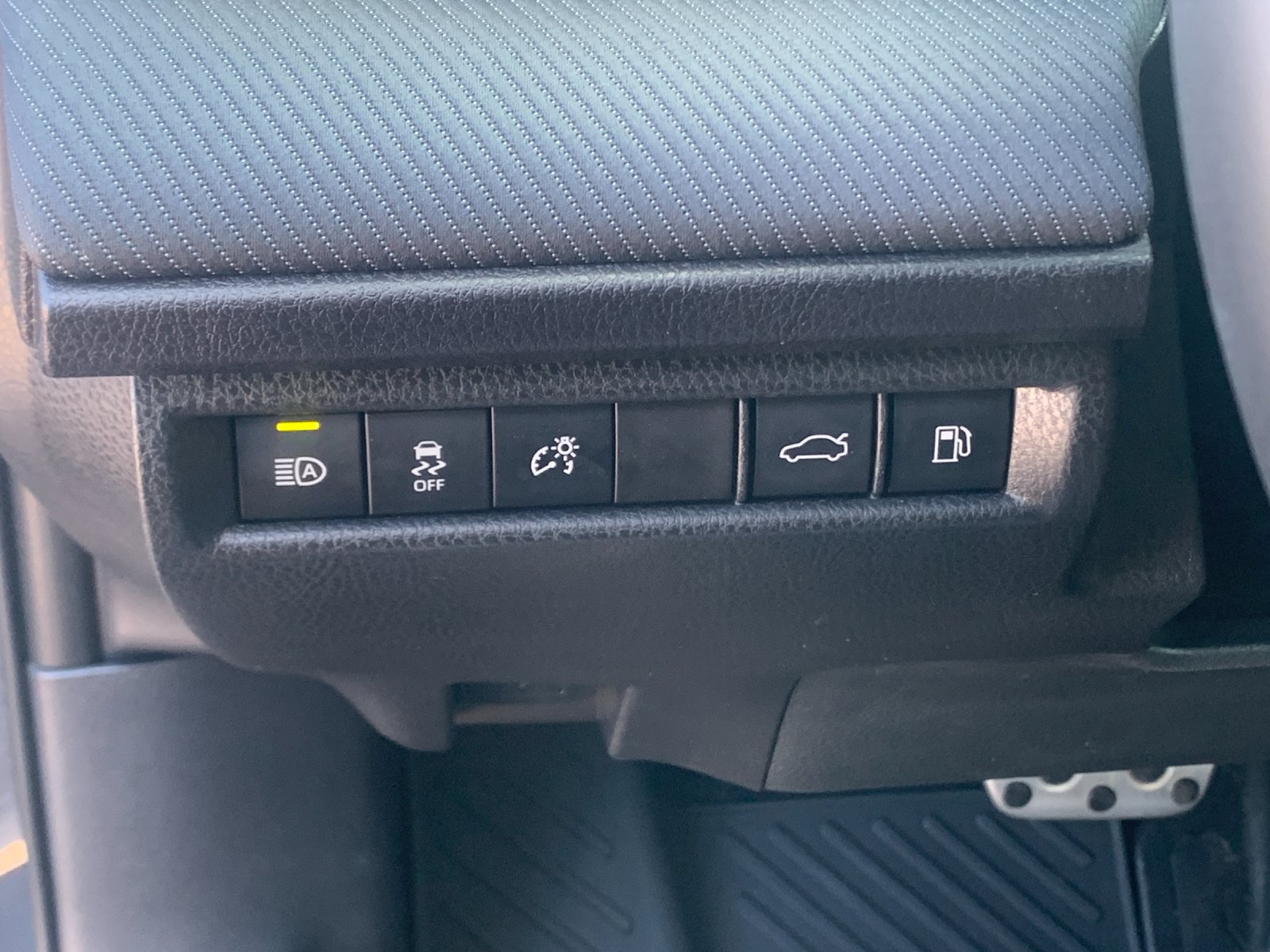Used 2025  Toyota SE image 32