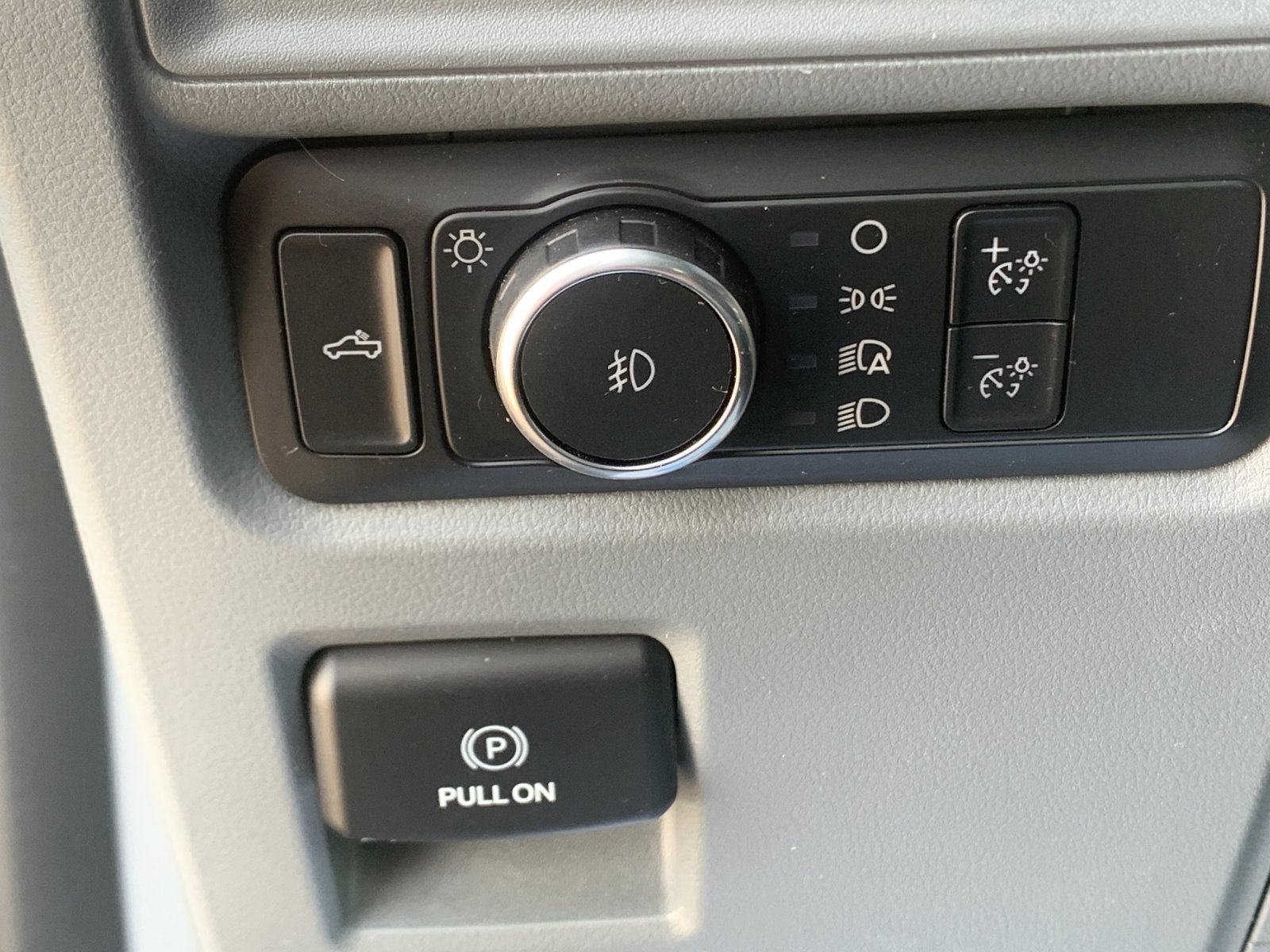Used 2022 Gray Ford XLT image 32