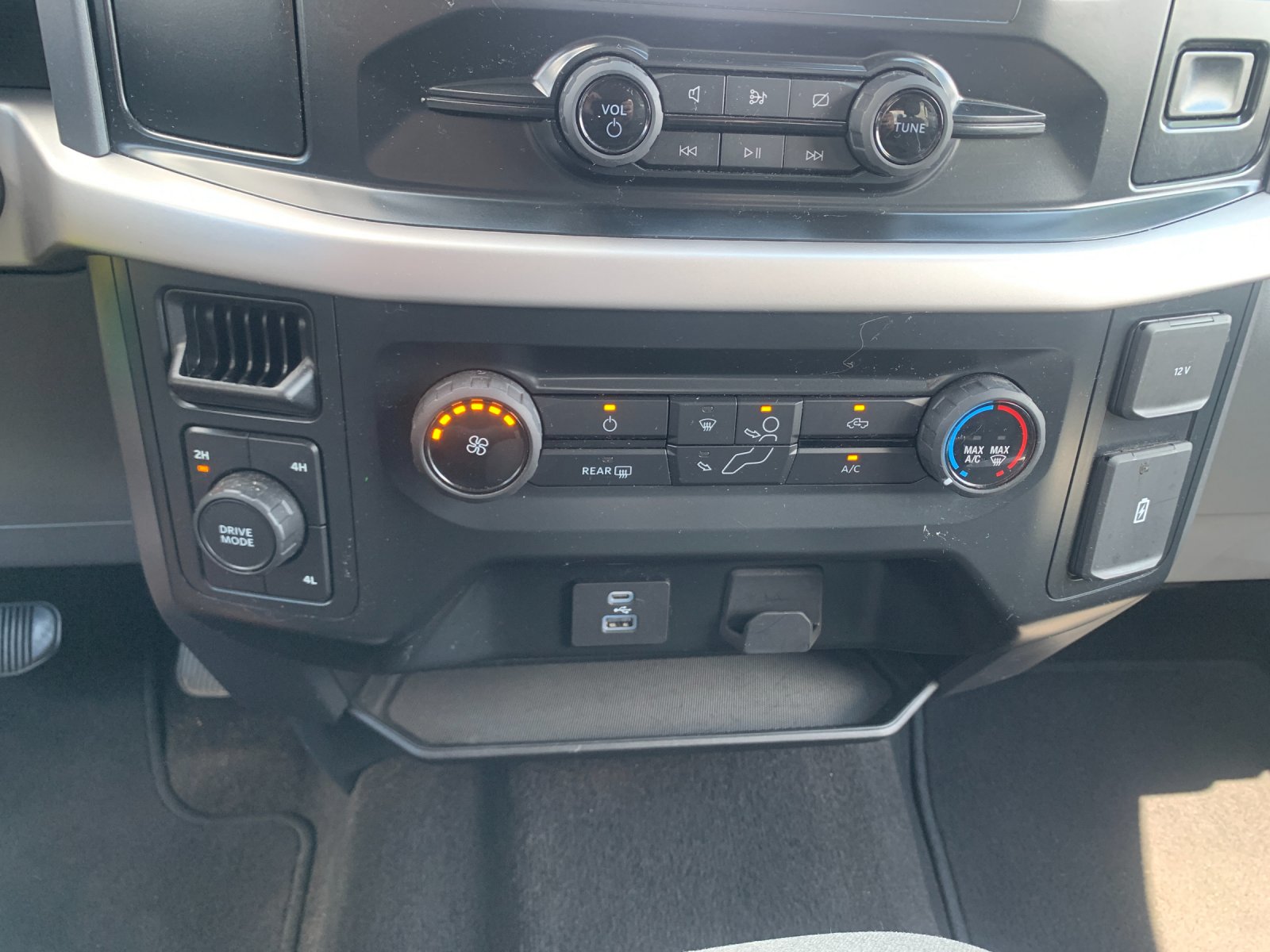 Used 2022 Gray Ford XLT image 24