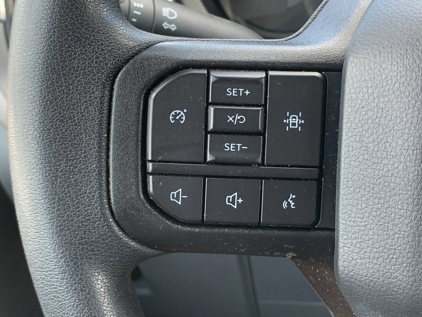 Used 2022 Gray Ford XLT image 28