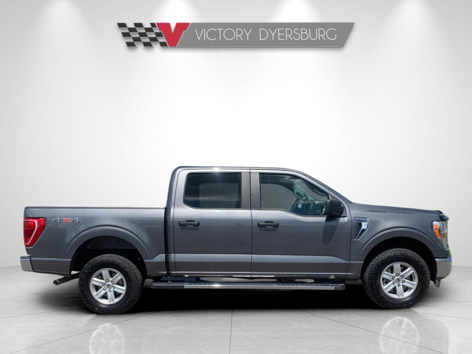 Used 2022 Gray Ford XLT image 3