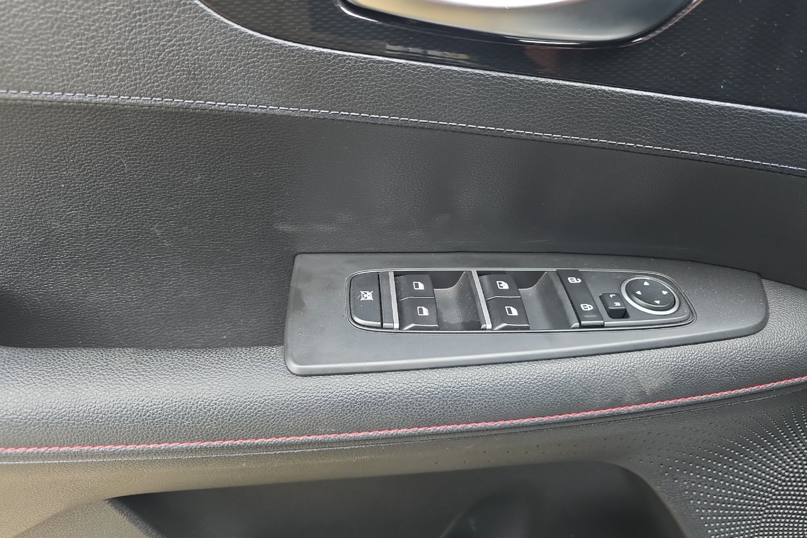Used 2023 Gray Kia GT image 8
