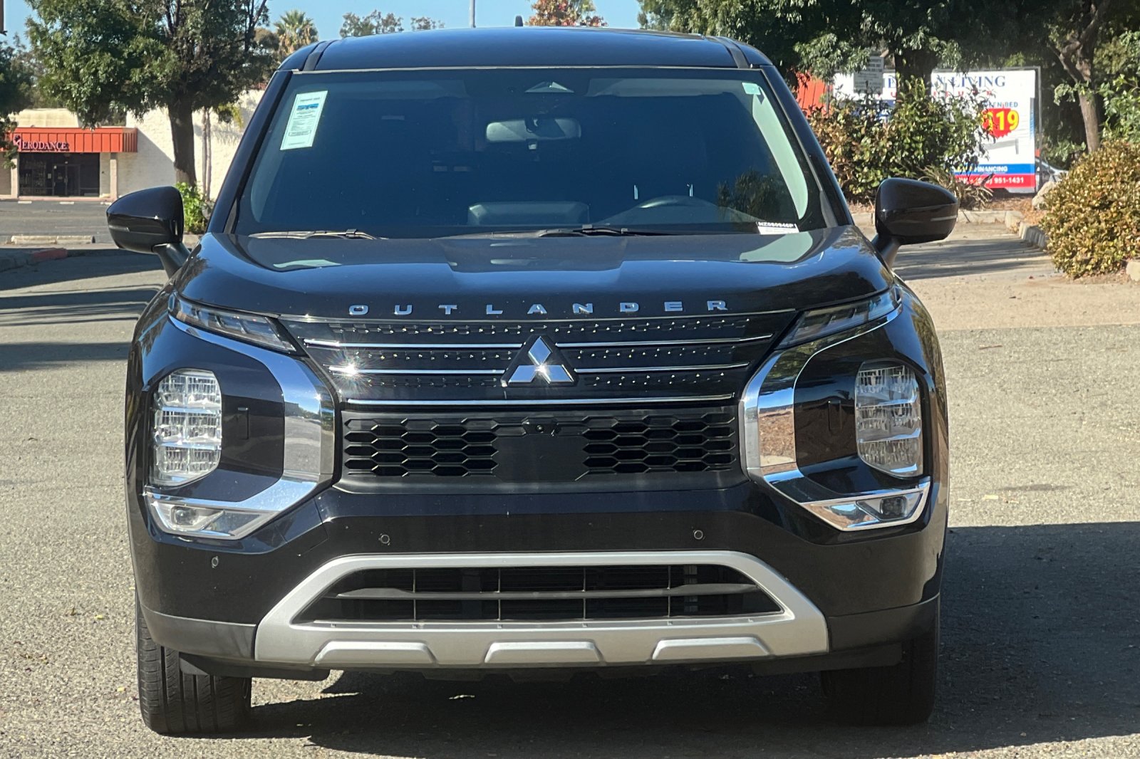 Used 2022  Mitsubishi SE image 8