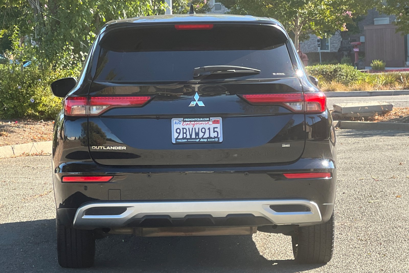 Used 2022  Mitsubishi SE image 4