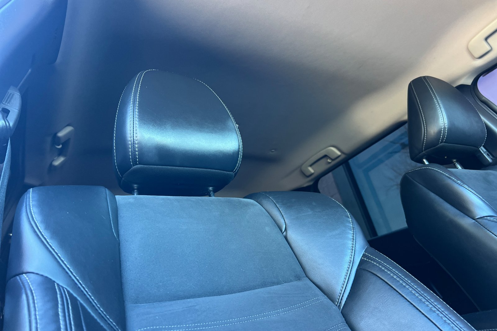 Used 2022  Mitsubishi SE image 16