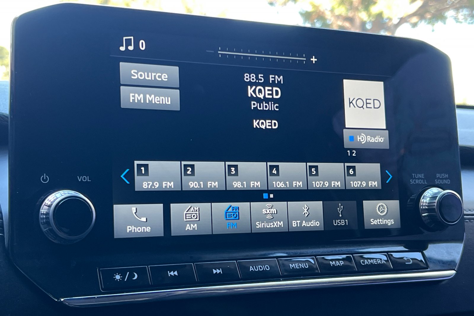 Used 2022  Mitsubishi SE image 17