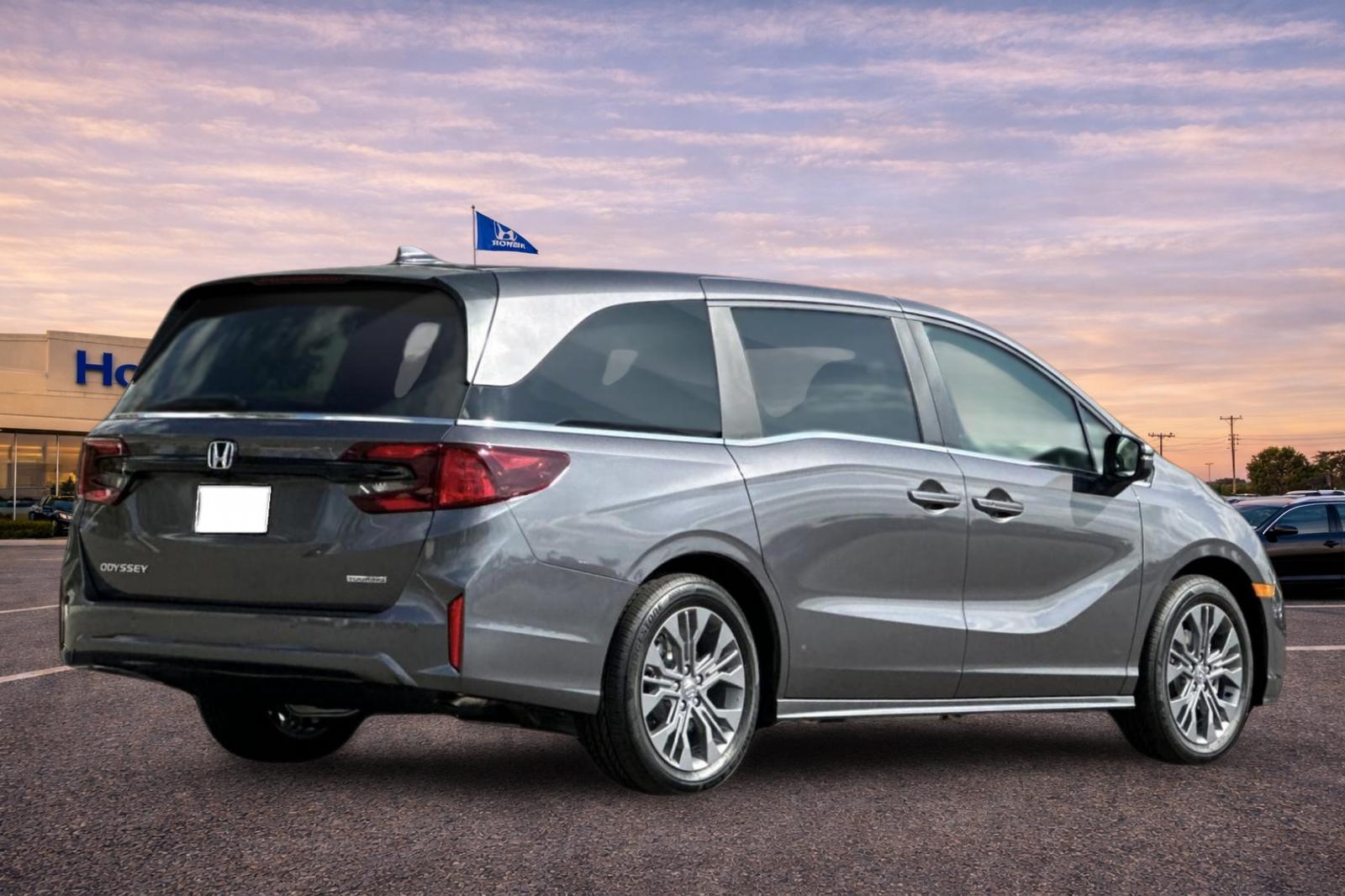 New 2026 Modern Steel Metallic Honda Touring image 4