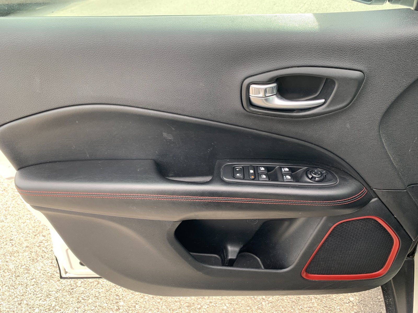 Used 2021 White Jeep Trailhawk image 12