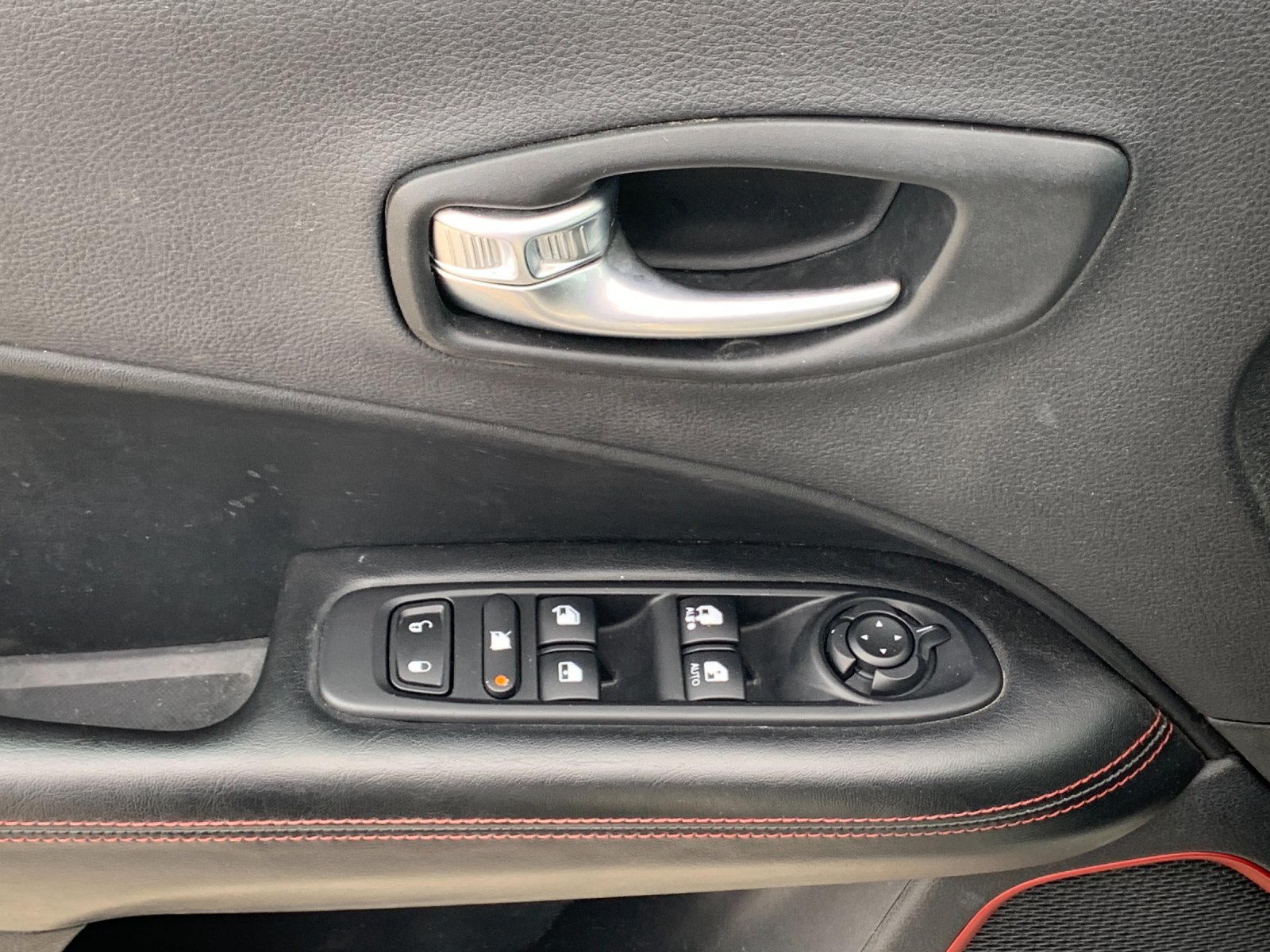 Used 2021 White Jeep Trailhawk image 13