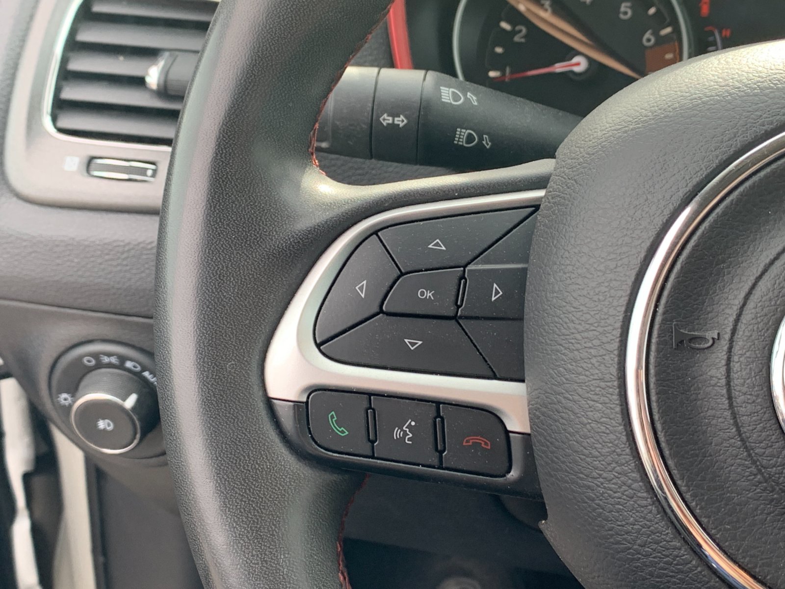 Used 2021 White Jeep Trailhawk image 26