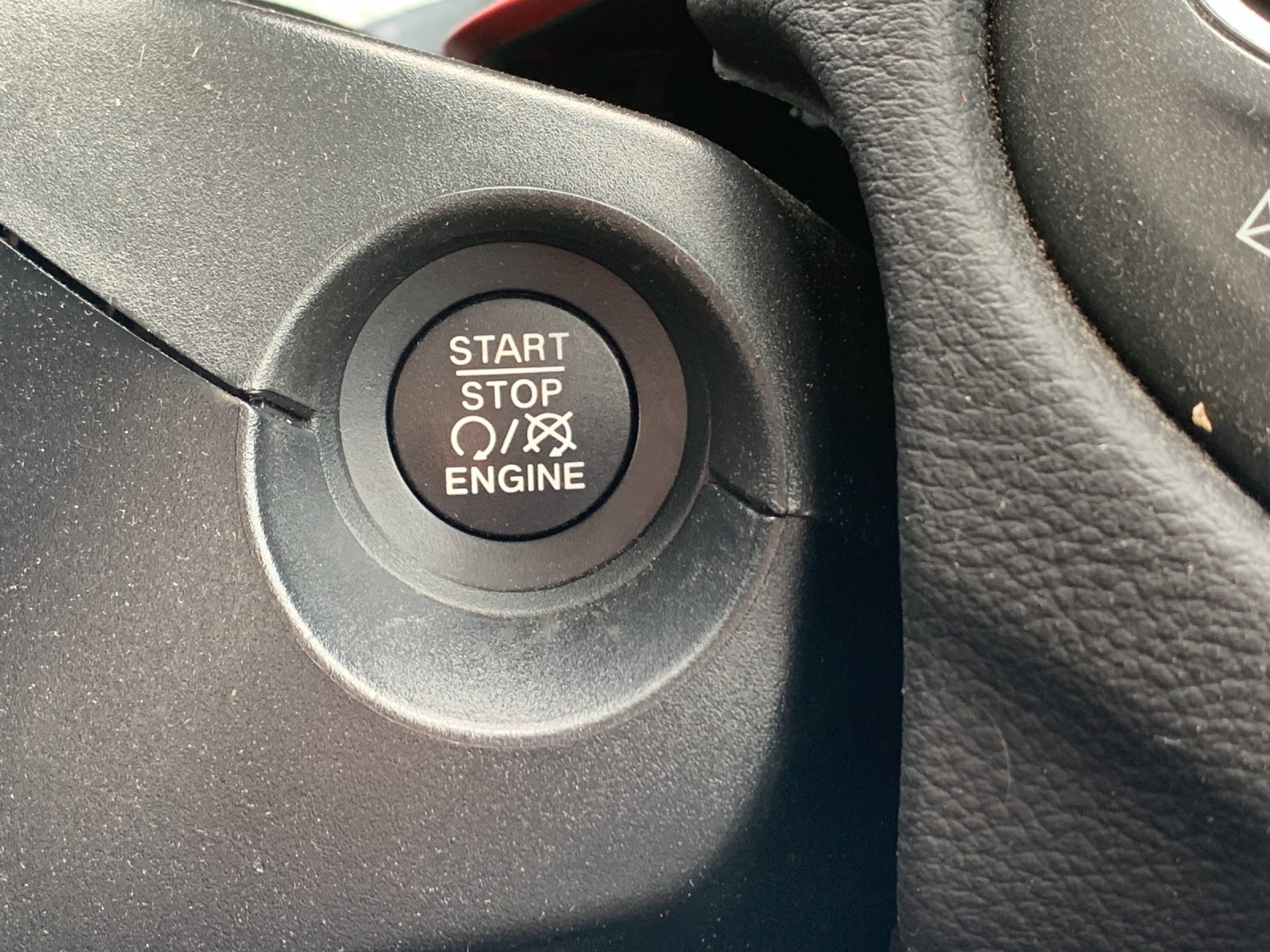Used 2021 White Jeep Trailhawk image 24