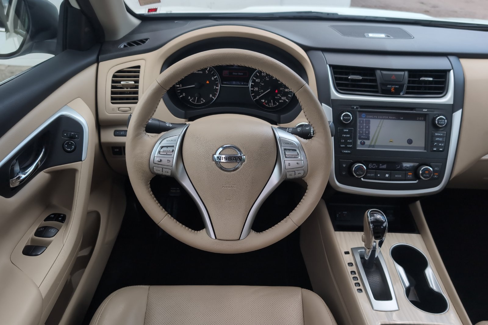 Used 2016 White Nissan 2.5 SL image 15