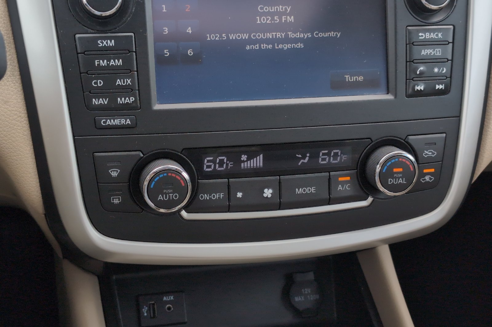 Used 2016 White Nissan 2.5 SL image 21