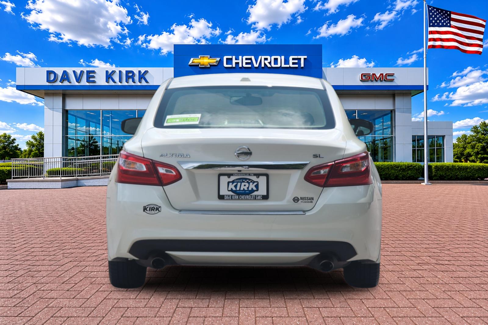 Used 2016 White Nissan 2.5 SL image 4