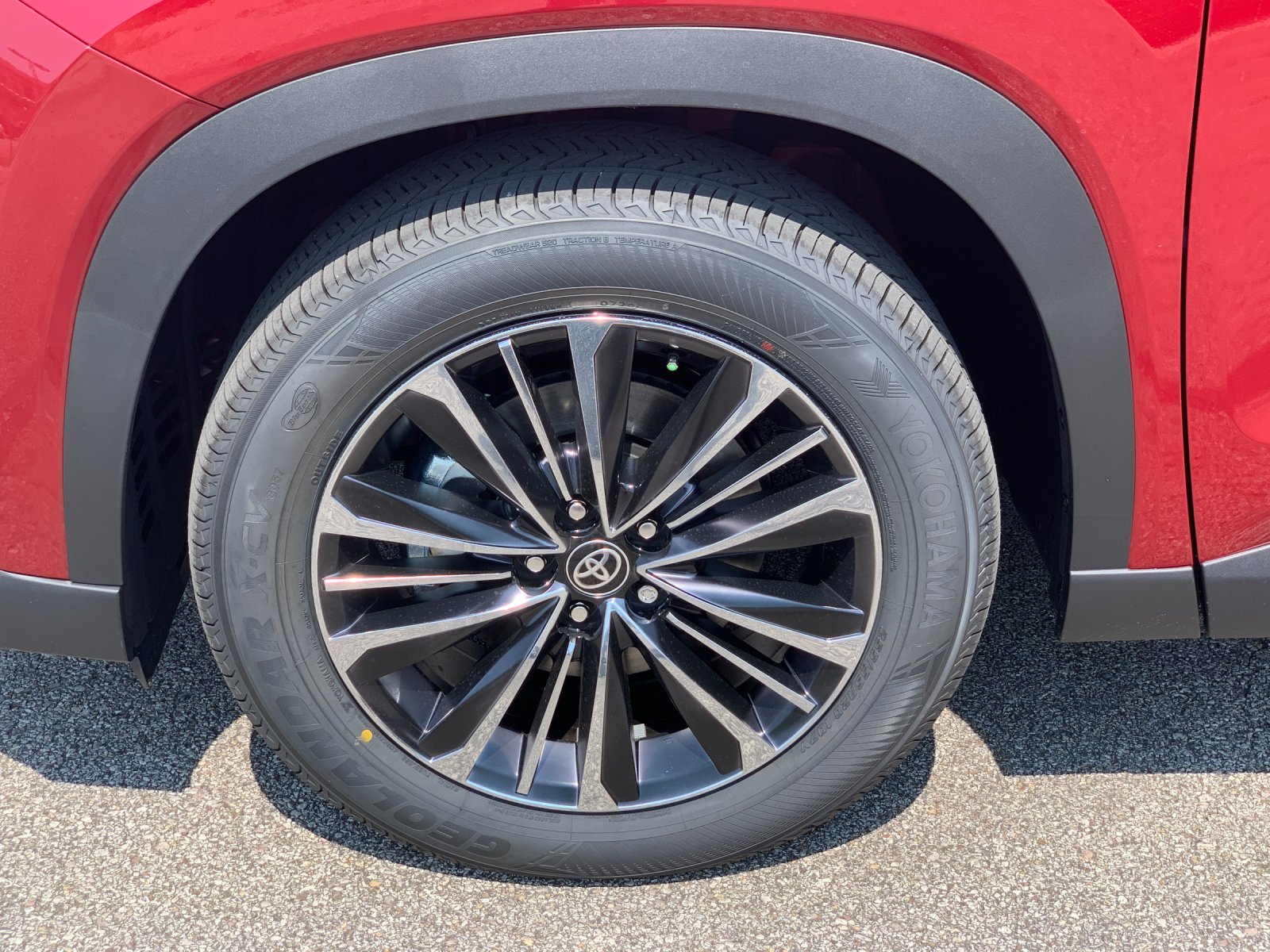 New 2026 Ruby Flare Pearl Toyota Hybrid MAX Platinum image 31